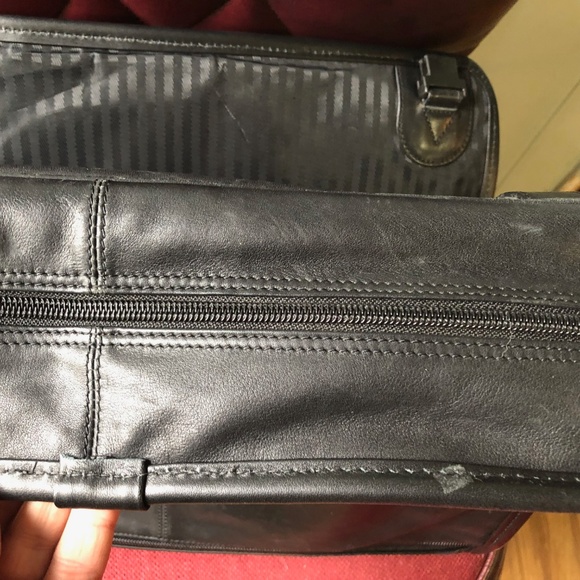 Tumi Leather Flap Briefcase No Shoulder Strap - Picture 8 of 8